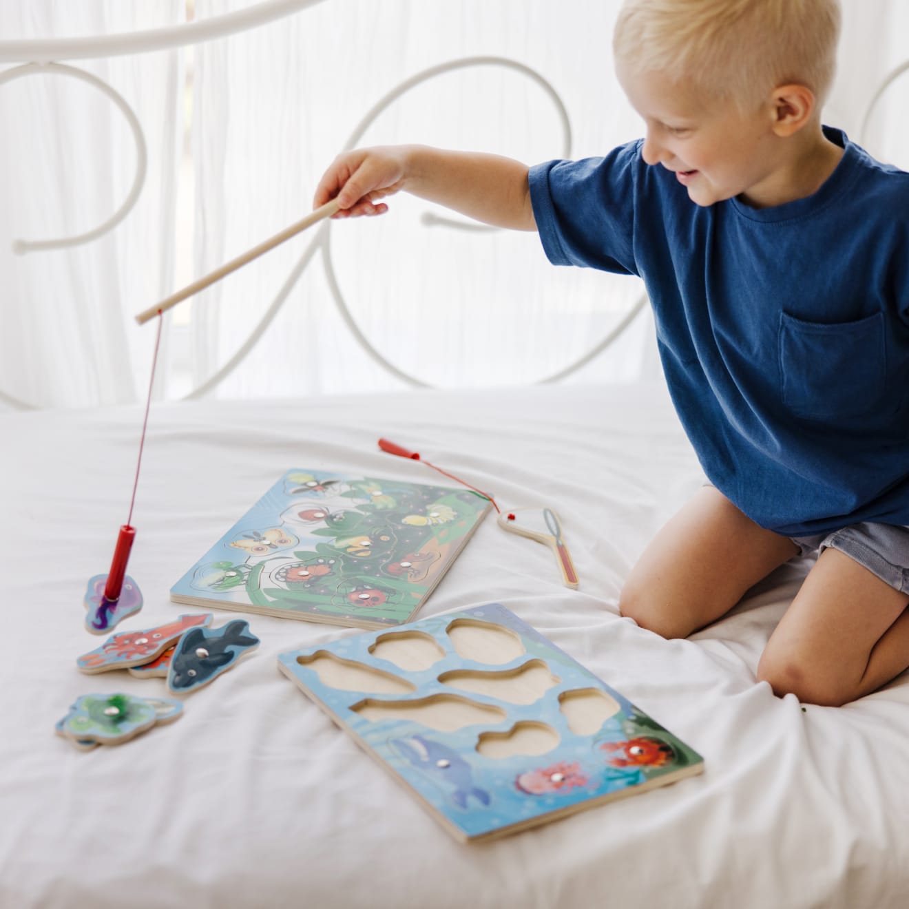 Bug-Catching Magnetic Puzzle Game
